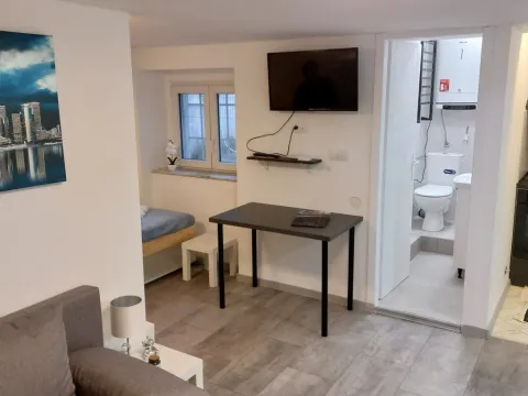 Prodaja, jednosoban stan, 33m², Zemun Centar, Zemun Sve Podlokacije - image 2