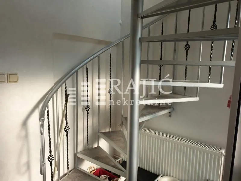 Rent, house, 240m², Zvezdara Sve Podlokacije, Beograd