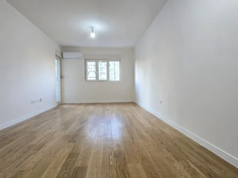 Rent, apartment, 49m², Central Point, Podgorica - image 3