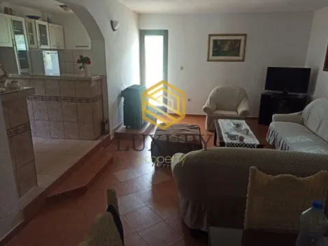 Izdavanje, kuća, 150m², Bioče, Podgorica - image 8