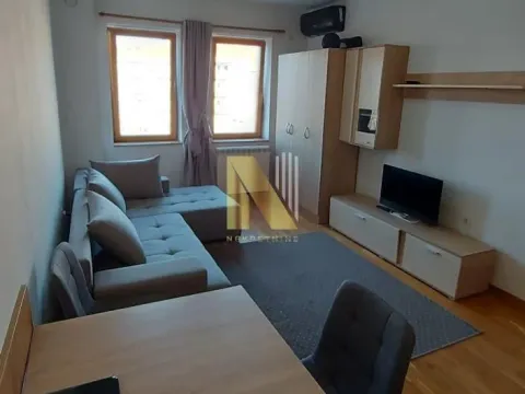 Izdavanje, garsonjera, 27m², Novi Sad, Srbija - image 2