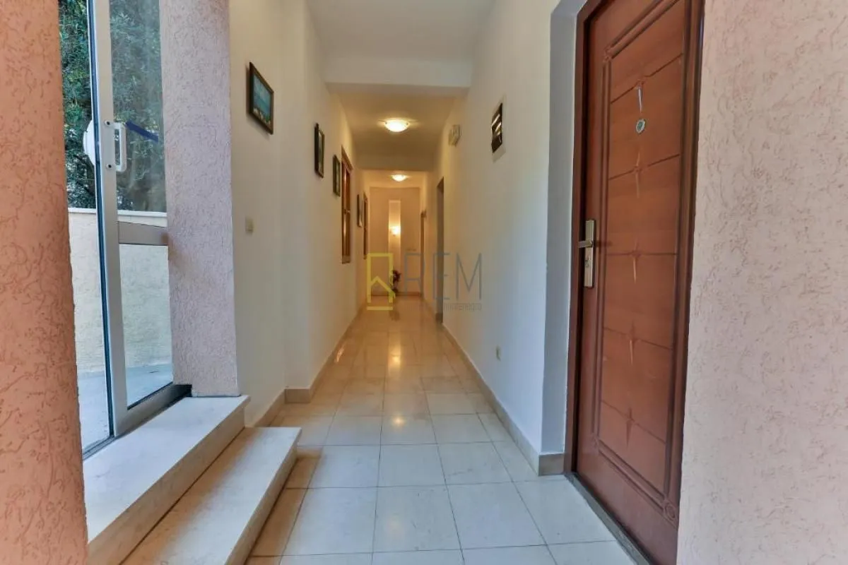 Sale, house, 600m², Sveti Stefan, Budva