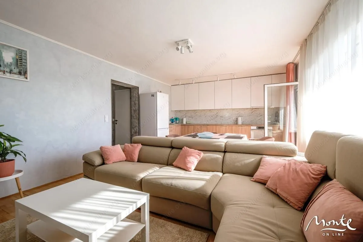 Prodaja, dvosoban stan, 110m², Centar, Tivat