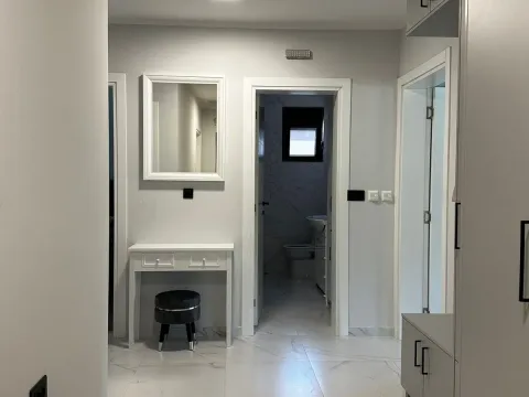 Izdavanje, kuća, 155m², Pričelje, Podgorica - image 14