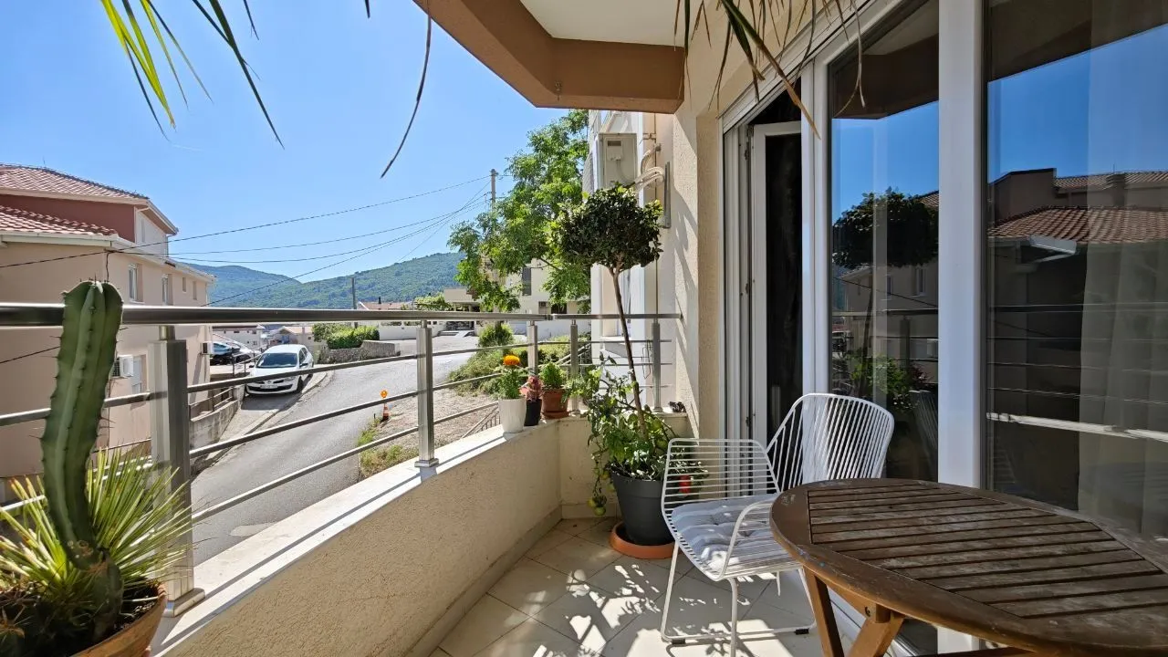 Sale, two bedroom apartment, 66m², Lazi, Budva