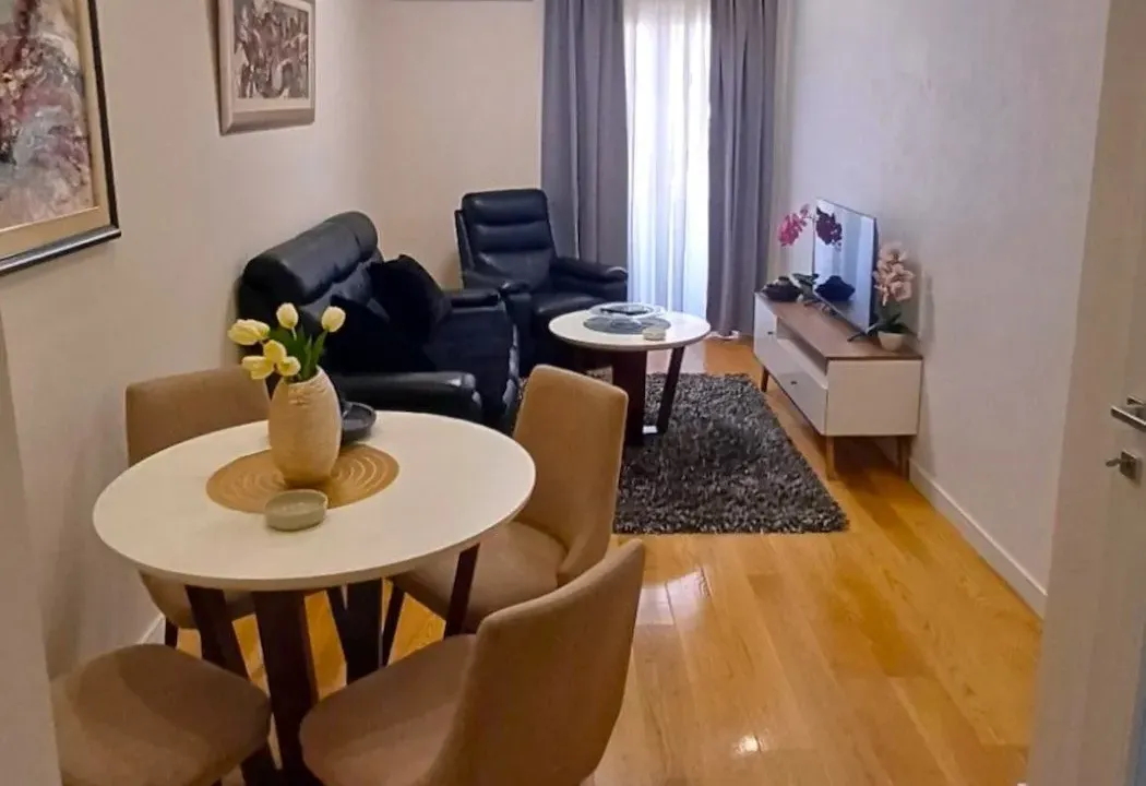 Izdavanje, stan, 40m², Central Point, Podgorica