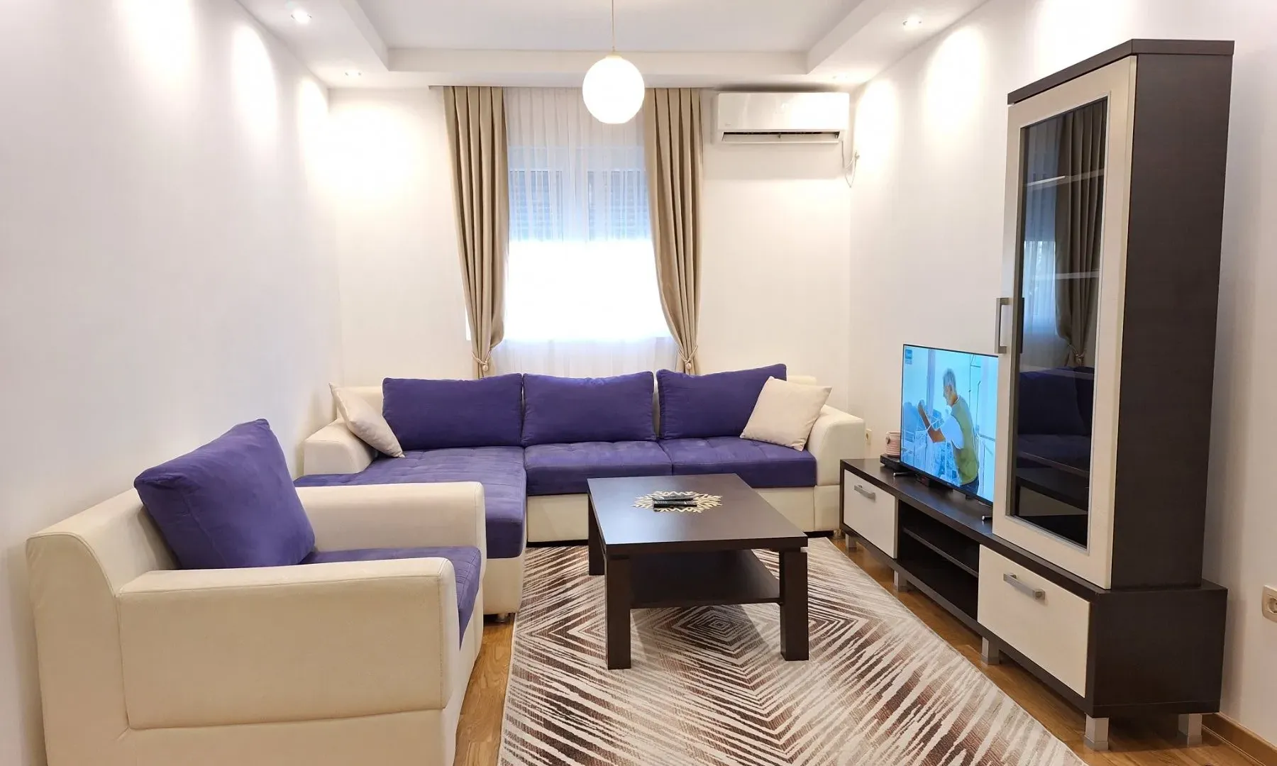 Izdavanje, jednosoban stan, 43m², City Kej, Podgorica