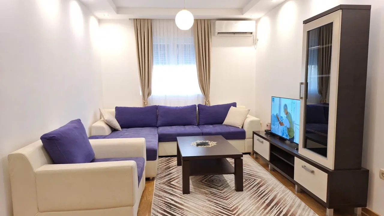 Izdavanje, jednosoban stan, 43m², City Kej, Podgorica