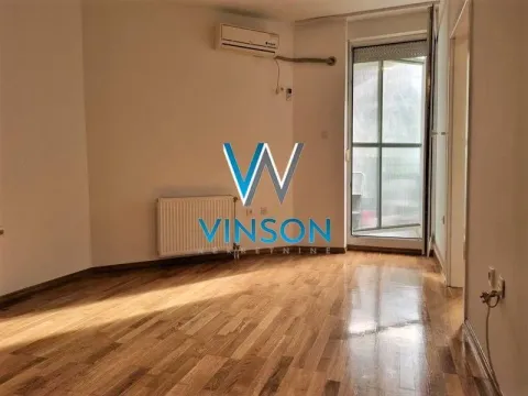 Izdavanje, poslovni prostor, 33m², Centar, Novi Sad