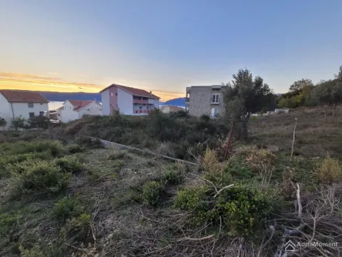 Zemljište in Marići