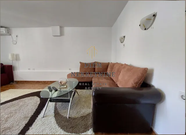 Izdavanje, dvosoban stan, 80m², Mrčevac, Tivat