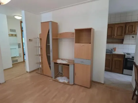 Sale, three bedroom apartment, 71m², Zemun Centar, Zemun Sve Podlokacije - image 7