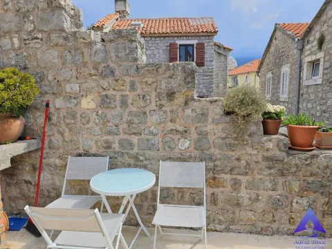 Rent, three bedroom apartment, 124m², Stari Grad, Budva - image 19