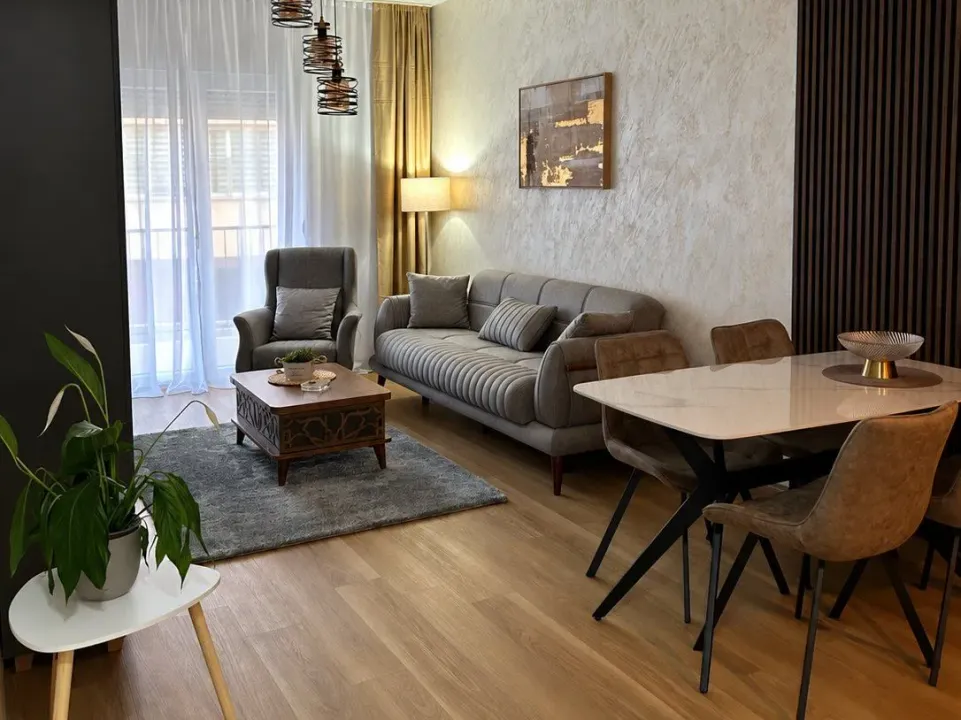 Prodaja, jednosoban stan, 60m², Lazi, Budva