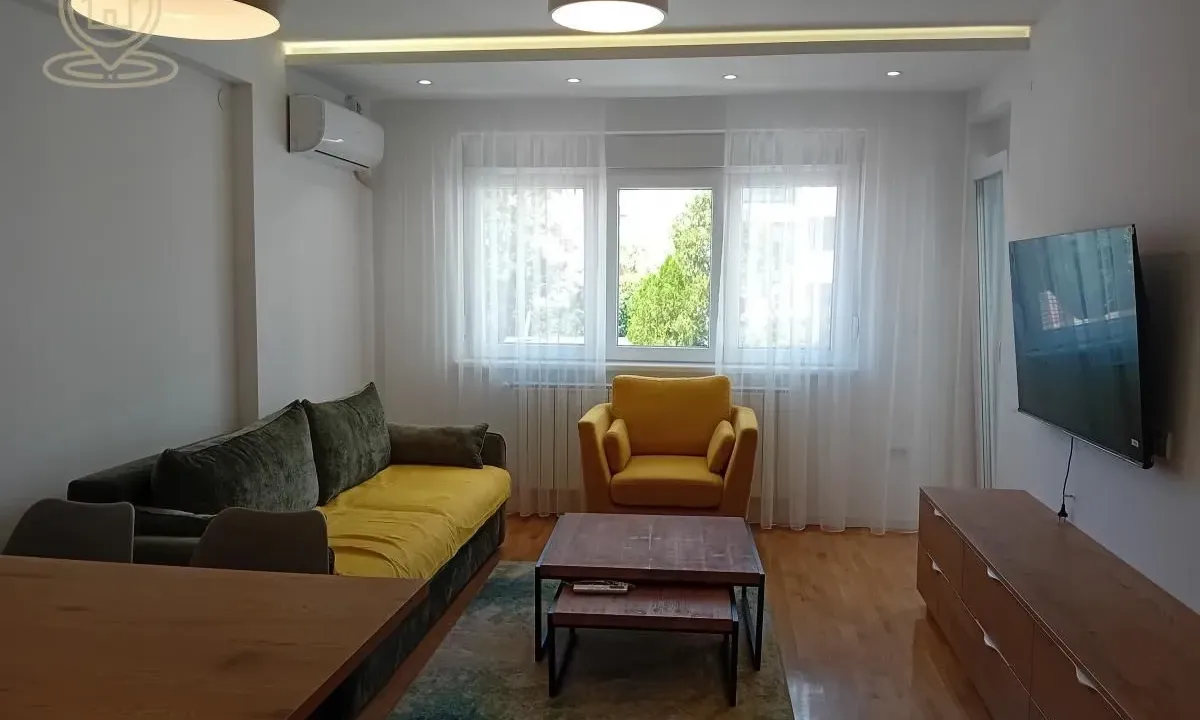 Izdavanje, trosoban stan, 73m², Medijana, Niš