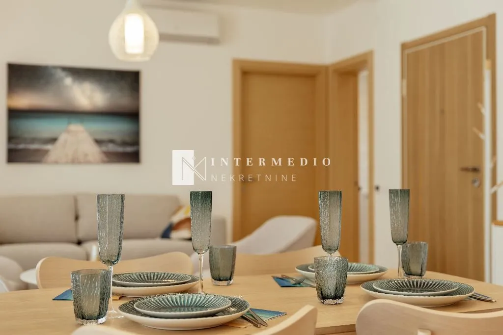 Prodaja, jednosoban stan, 92m², Igalo, Herceg Novi