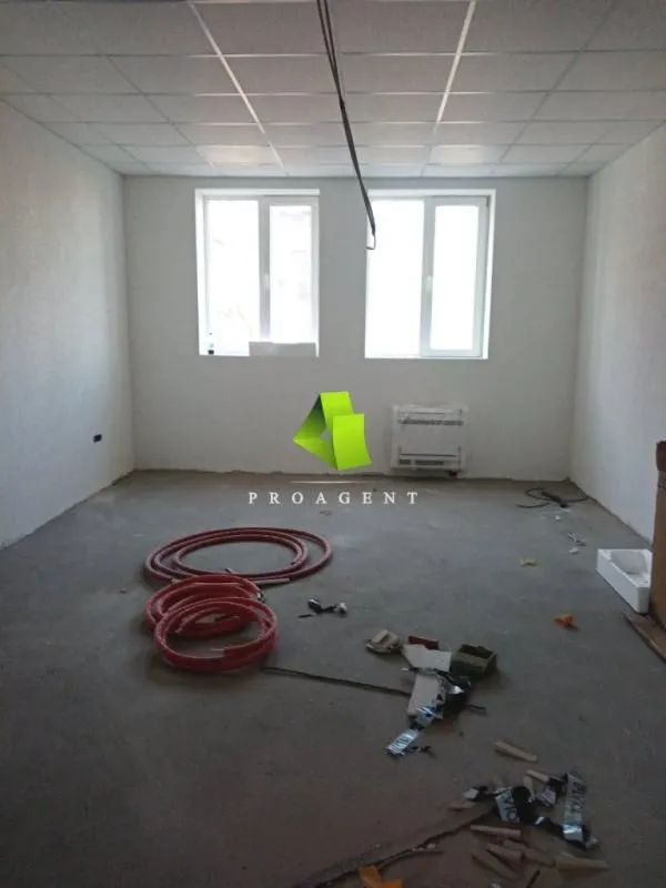Rent, office space, 326m², Medijana, Niš