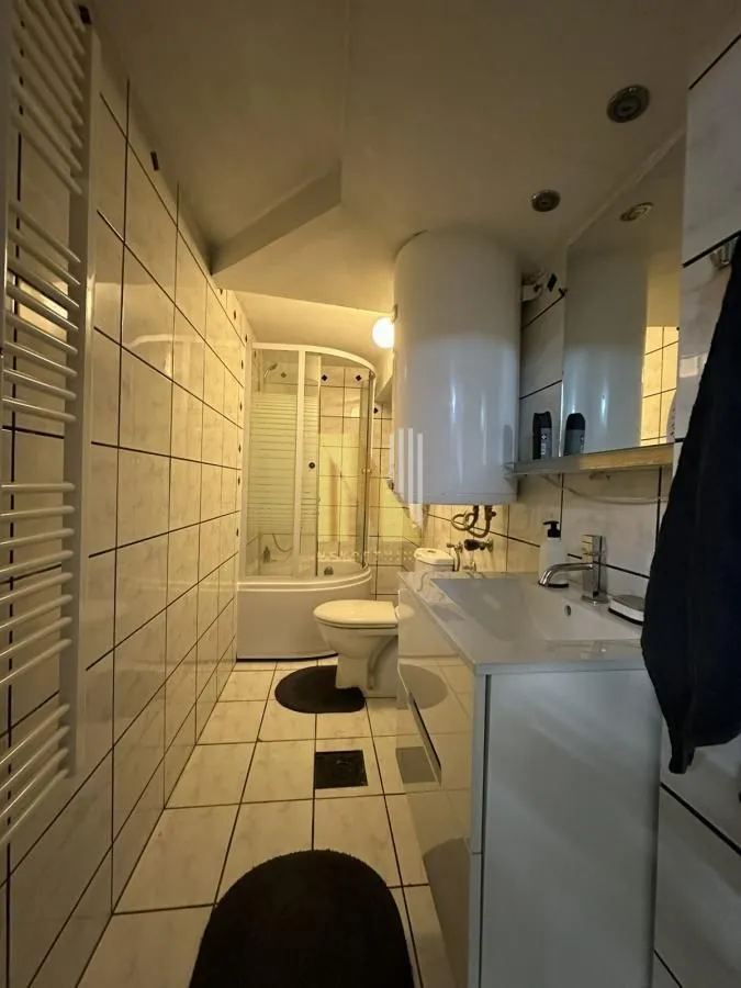 Prodaja, trosoban stan, 68m², Adamovićevo Naselje, Novi Sad Sve Podlokacije