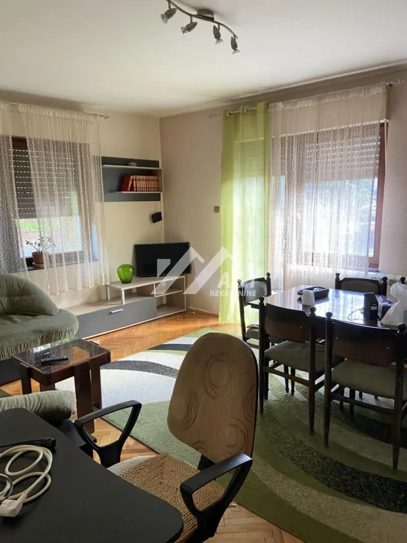 Izdavanje, kuća, 150m², Surduk, Stara Pazova
