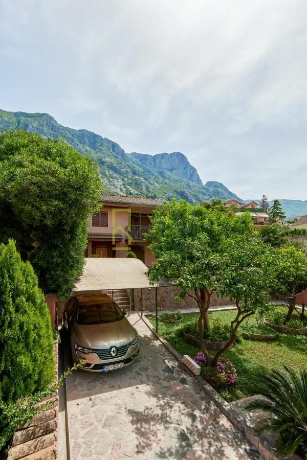 Prodaja, kuća, 120m², Dobrota, Kotor