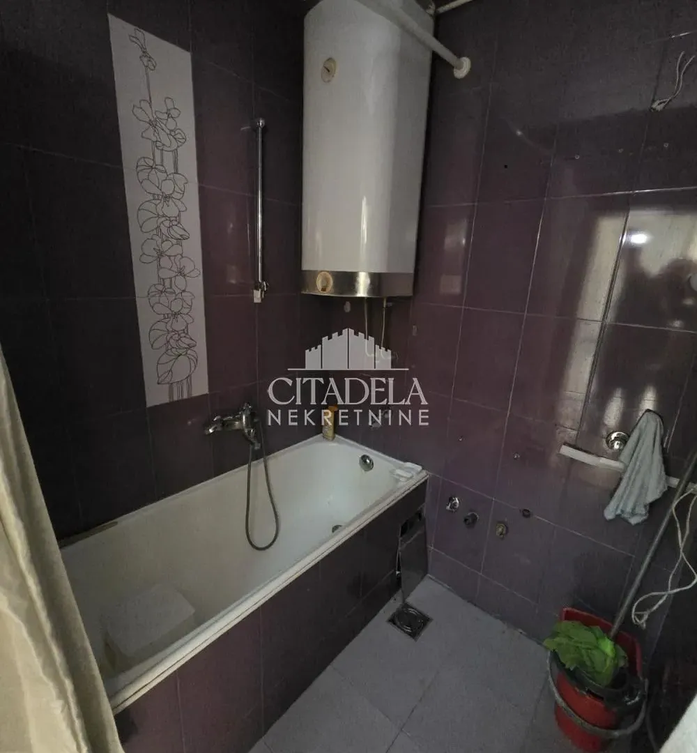 Prodaja, dvosoban stan, 70m², Zemun Sve Podlokacije, Beograd
