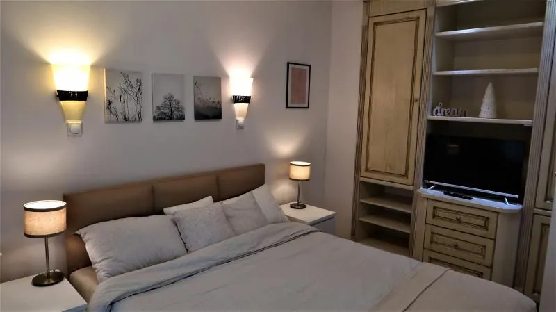 Izdavanje, kuća, 450m², Savski Venac, Beograd