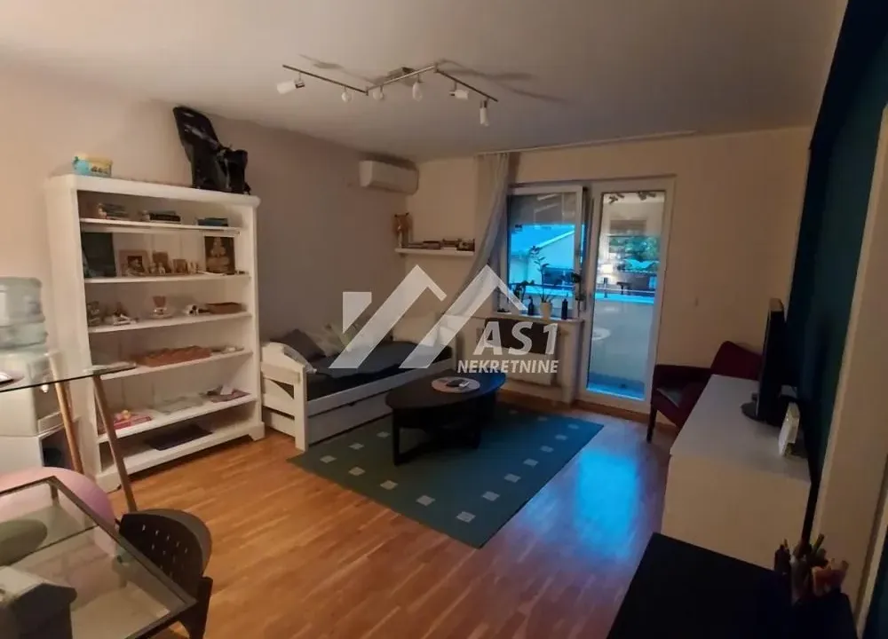 Izdavanje, dvosoban stan, 51m², Nova Detelinara, Novi Sad Sve Podlokacije