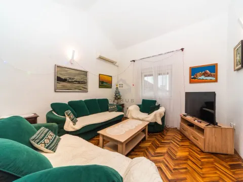 Rent, two bedroom apartment, 78m², Dalmatinska ulica, Podgorica - image 1