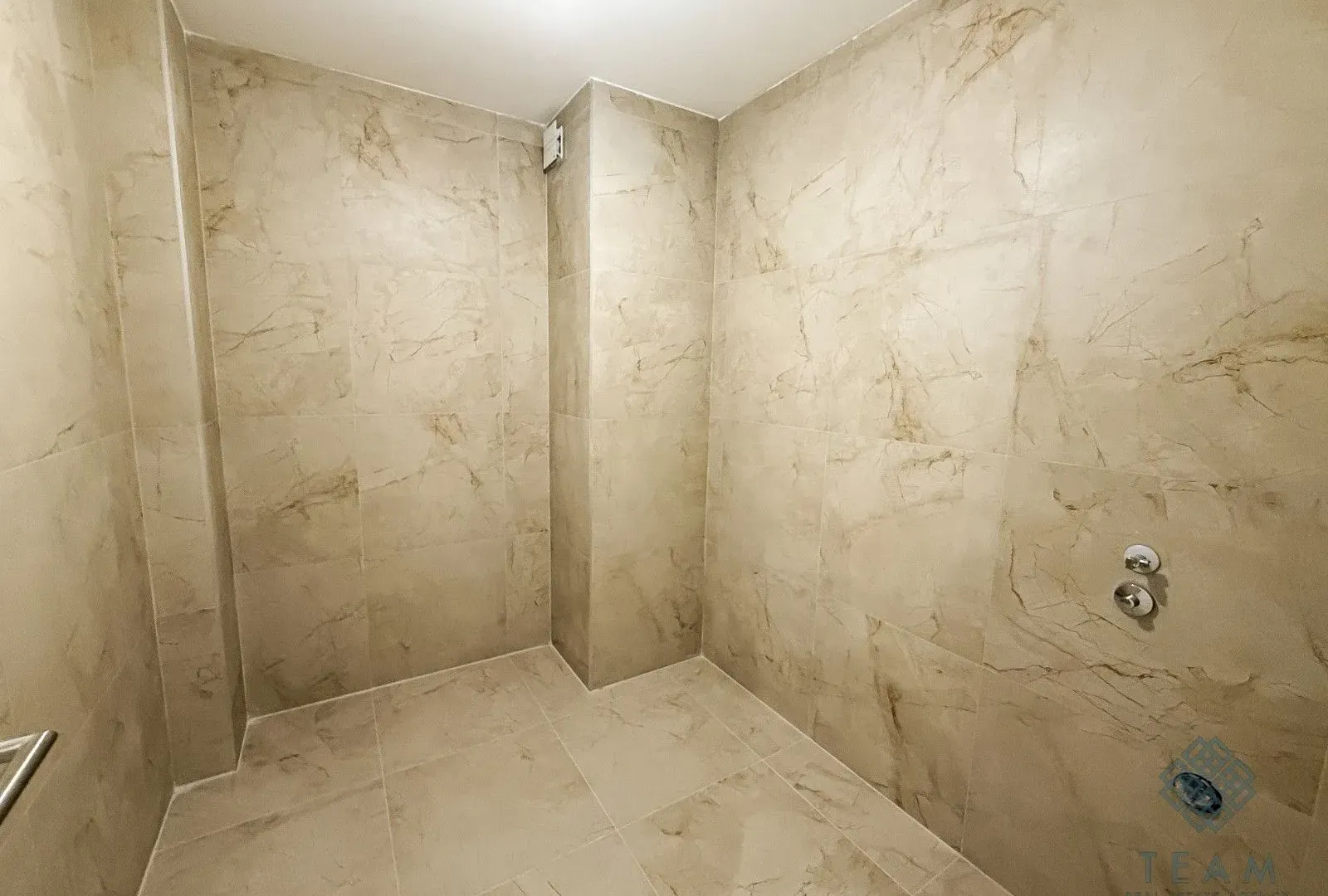 Prodaja, trosoban stan, 127m², Tološka šuma, Podgorica
