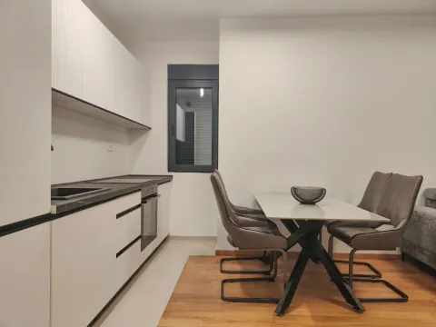 Izdavanje, dvosoban stan, 53m², City Kvart, Podgorica - image 11