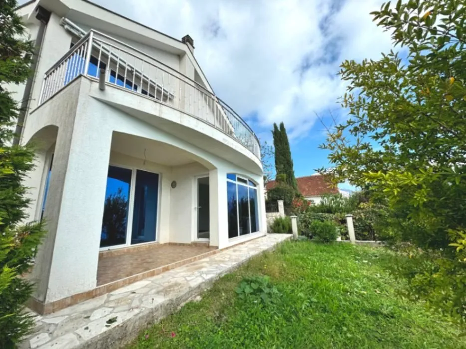 Prodaja, trosoban stan, 74m², Bijela, Herceg Novi