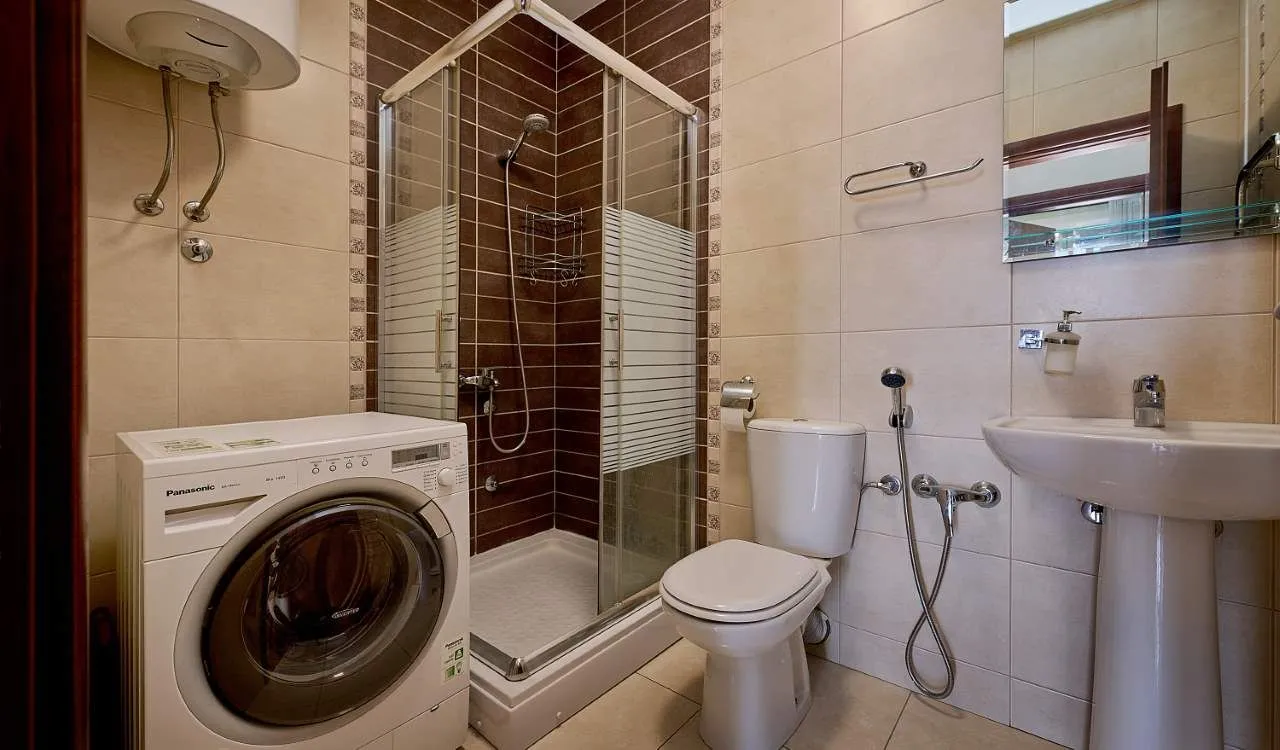 Prodaja, dvosoban stan, 88m², Lazi, Budva