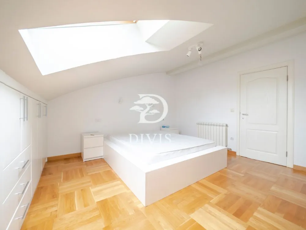 Prodaja, trosoban stan, 85m², Južni Bulevar, Vračar Sve Podlokacije