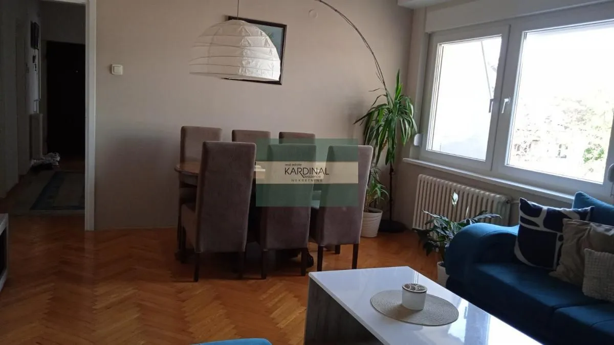 Prodaja, četvorosoban stan, 92m², Centar, Novi Sad