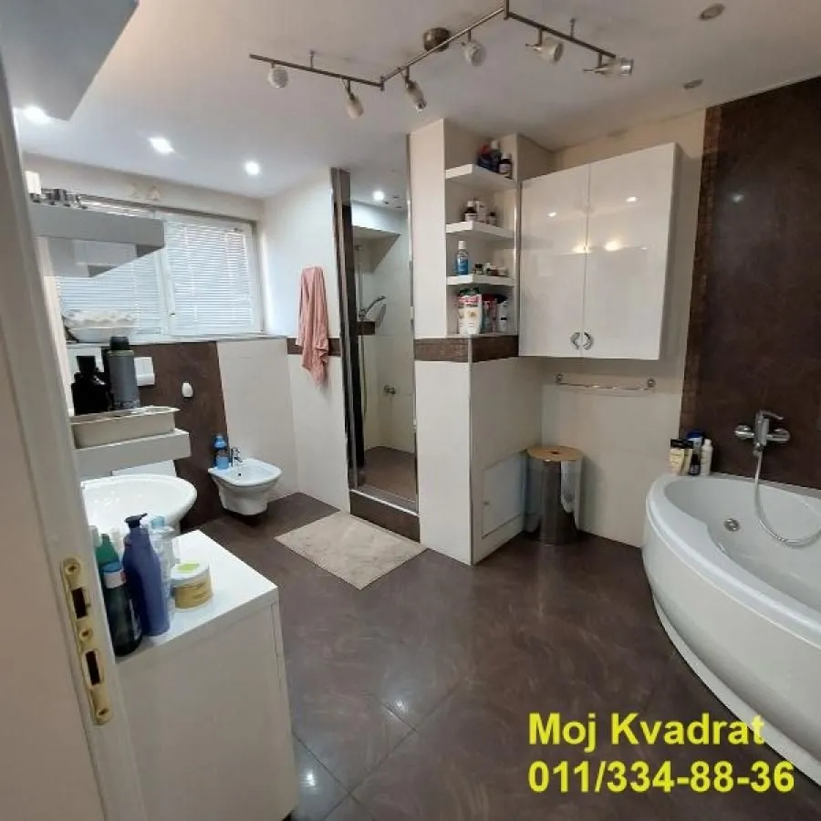 Sale, house, 400m², Banovo Brdo, Beograd