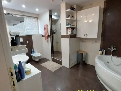 Sale, house, 400m², Čukarica, Beograd - image 11