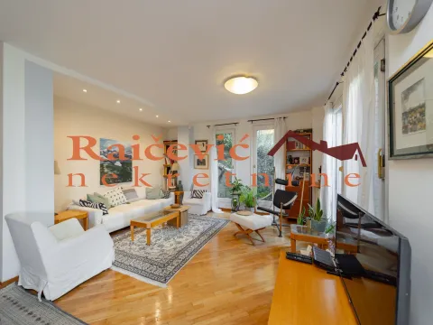 Prodaja, trosoban stan, 75m², Senjak, Beograd