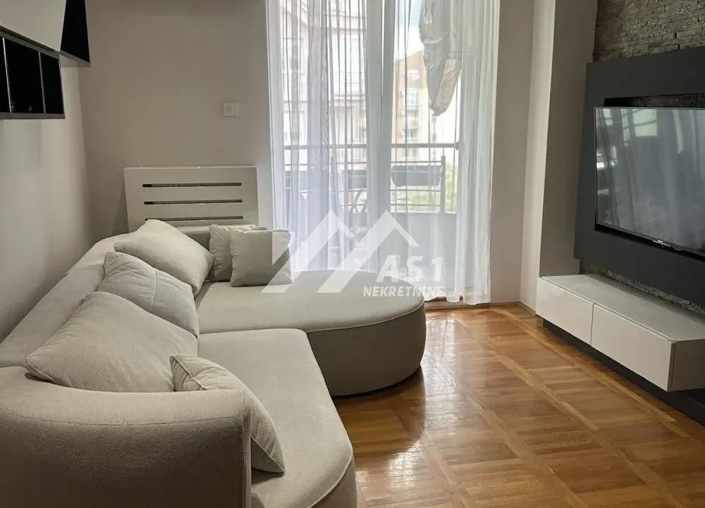 Izdavanje, trosoban stan, 56m², Grbavica, Novi Sad Sve Podlokacije