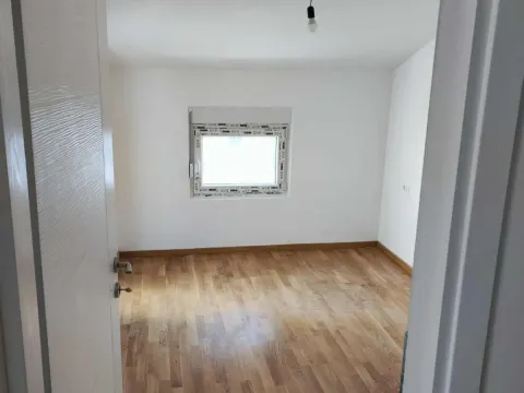 Rent, one bedroom apartment, 42m², Zagorič, Podgorica - image 8