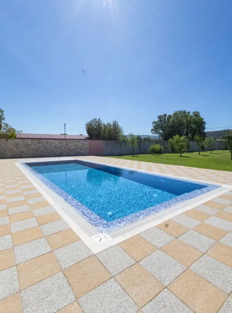 Rent, house, 180m², Podgorica, Crna Gora