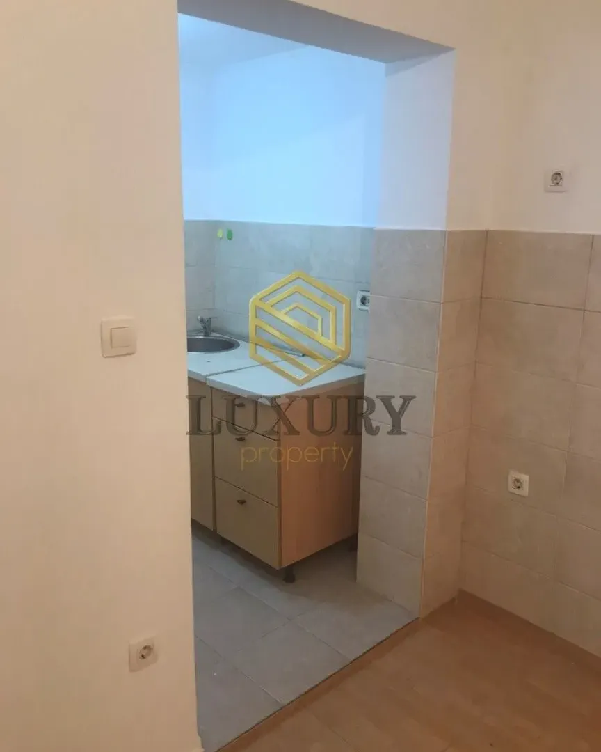 Rent, office space, 30m², Drač, Podgorica