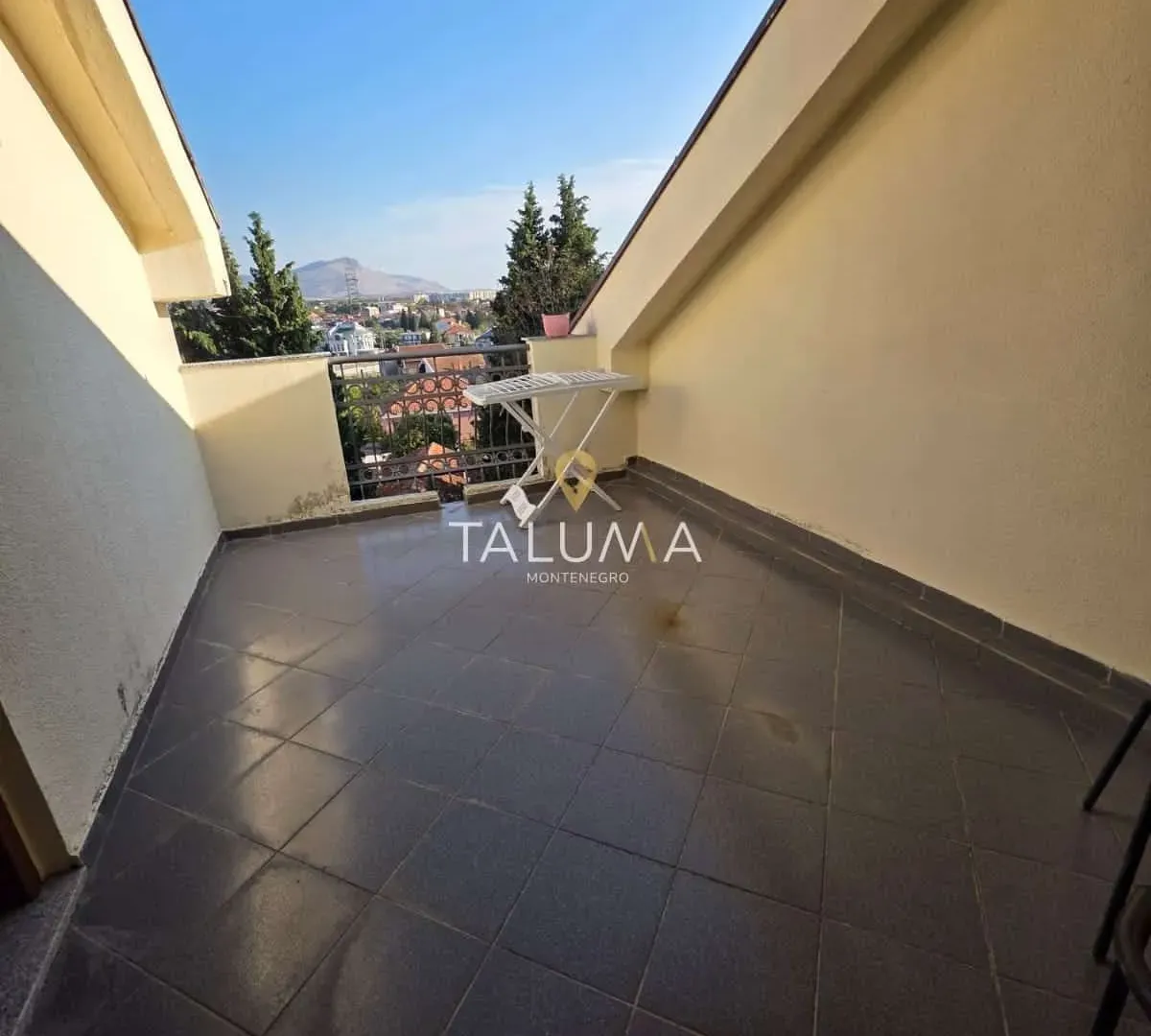 Rent, apartment, 300m², Gorica C, Podgorica