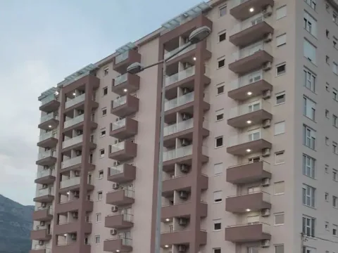 Izdavanje, jednosoban stan, 41m², Centar, Bar - image 3