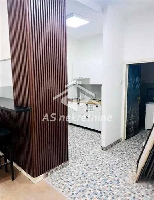 Rent, four bedroom apartment, 107m², Stari Grad, Beograd