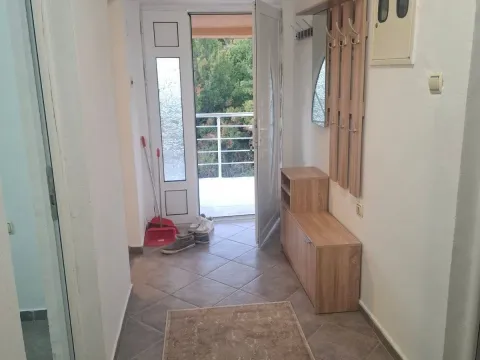 Izdavanje, trosoban stan, 90m², Bjeliši, Bar - image 8