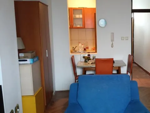 Rent, one bedroom apartment, 37m², Tološi, Podgorica - image 10