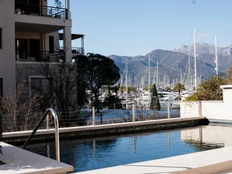 Prodaja, dvosoban stan, 115m², Porto Montenegro, Tivat - image 1