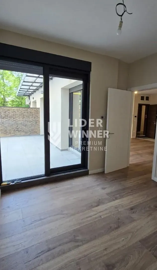 Sale, three bedroom apartment, 67m², Kluz, Zvezdara Sve Podlokacije