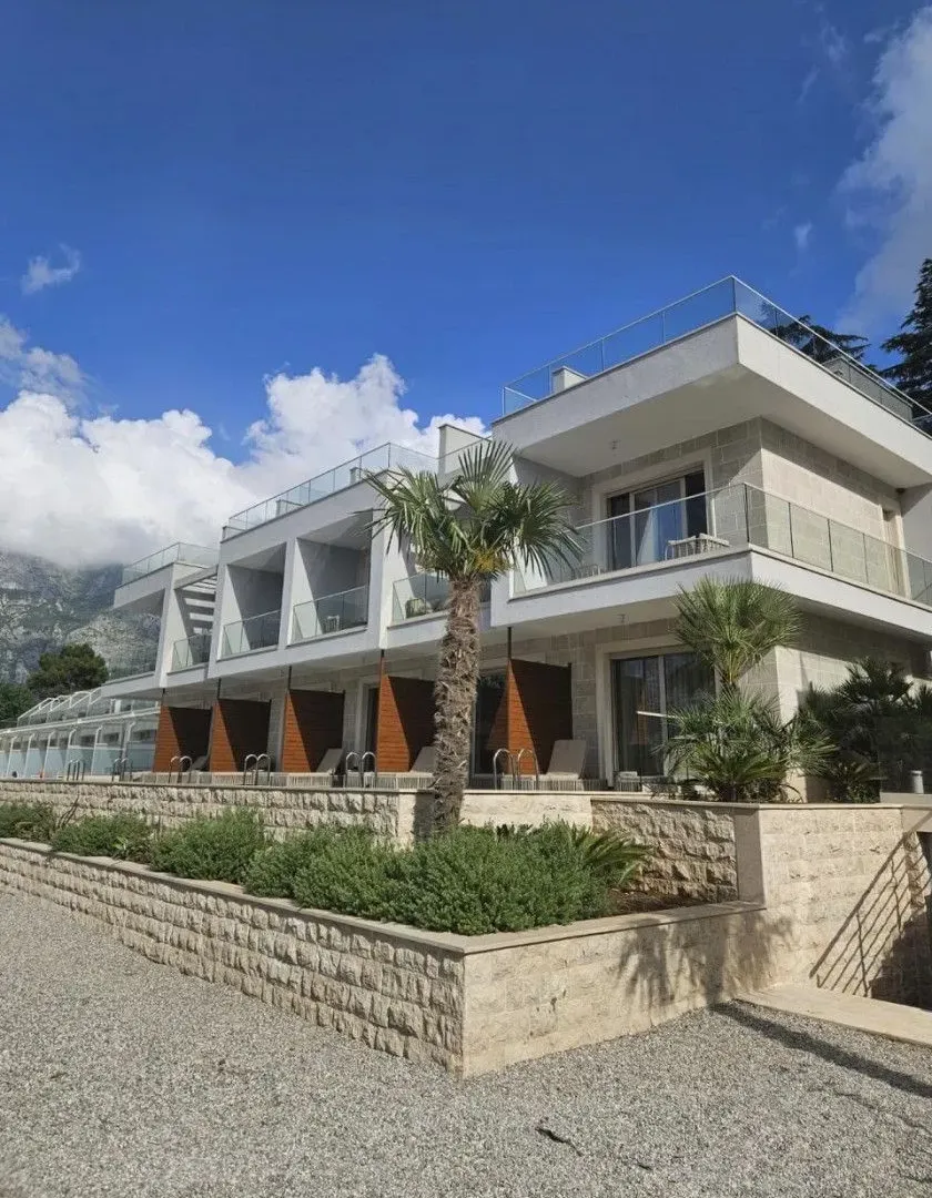 Sale, three bedroom apartment, 108m², Dobrota, Kotor