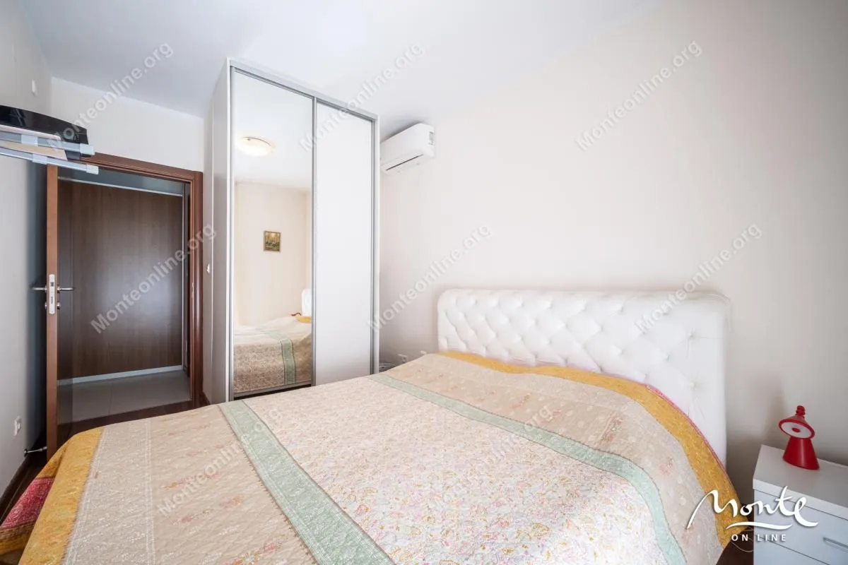 Prodaja, dvosoban stan, 81m², Dobrota, Kotor
